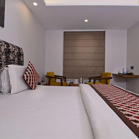 Hotel Nityaa Suites New Delhi Buitenkant foto