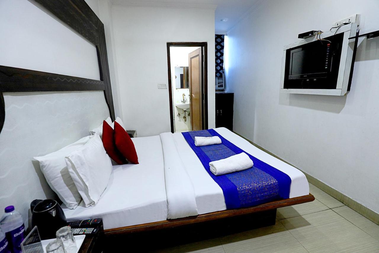 Hotel Nityaa Suites New Delhi Buitenkant foto