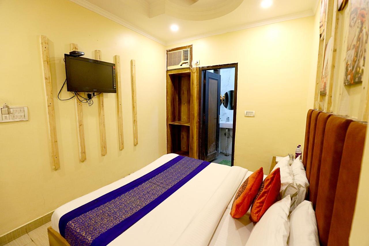 Hotel Nityaa Suites New Delhi Buitenkant foto