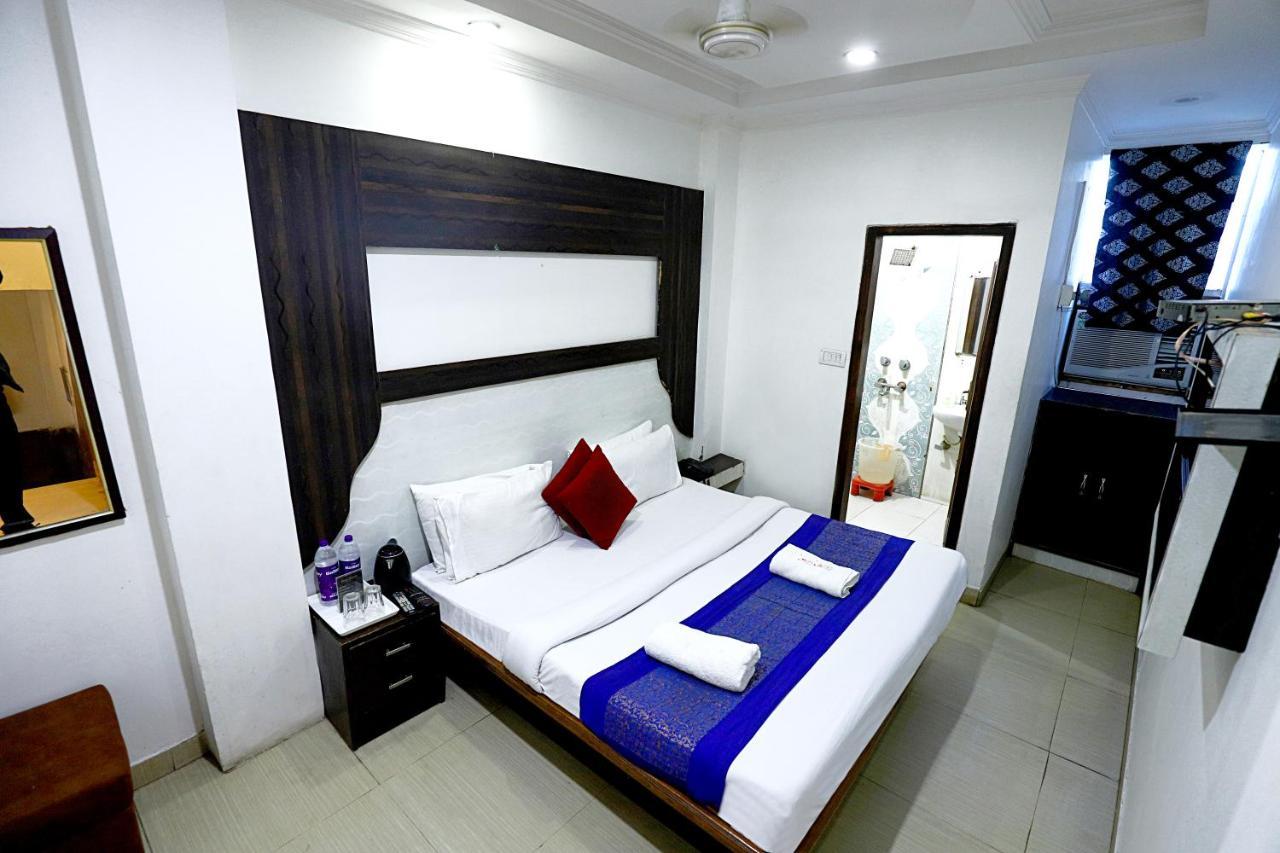Hotel Nityaa Suites New Delhi Buitenkant foto
