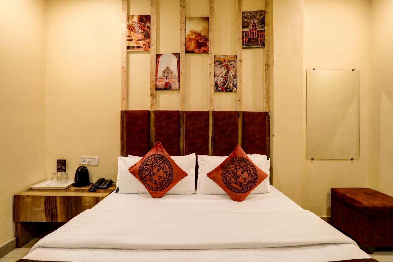 Hotel Nityaa Suites New Delhi Buitenkant foto